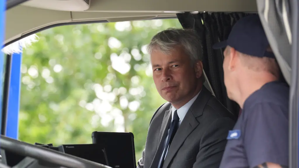 Verkehrsminister Bilger will Ende der E-Auto-Förderung
