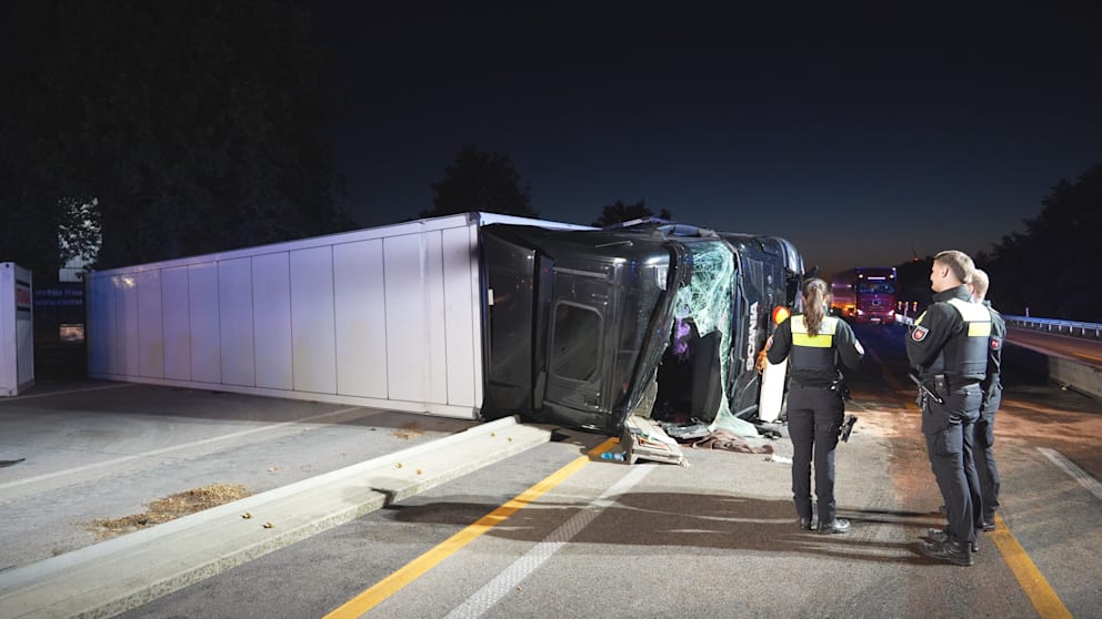 Schwerer Lkw-Unfall auf der A1 bei Groß Ippener