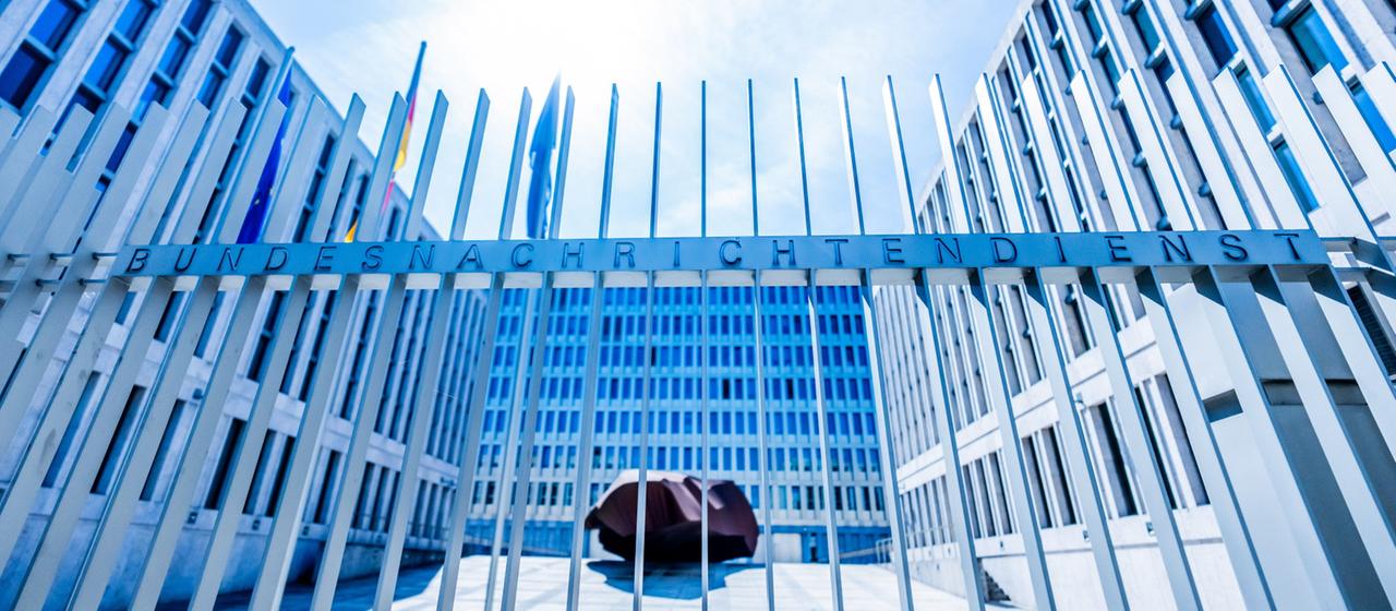Mehr Befugnisse für Nachrichtendienste: Notwendige Reform oder ‚historischer Tabubruch‘?