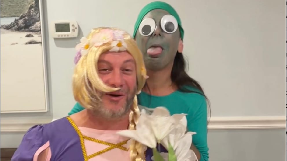 Eltern sorgen mit Disney-Auftritt für Aufsehen
