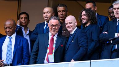 Unterstützung und Kritik für FIFA-Präsident Infantino