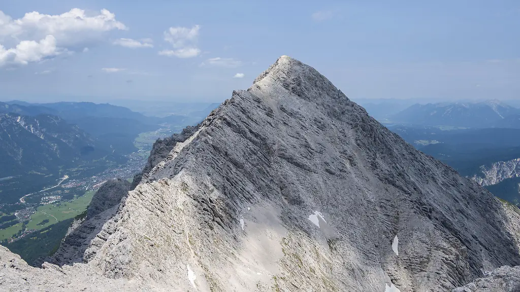 Bergsteiger aus Baden-Württemberg an der Zugspitze tödlich verunglückt