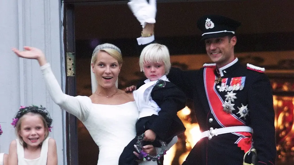 Stiller Hochzeitstag von Haakon und Mette-Marit
