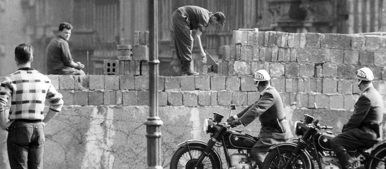Erinnerung an Mauerbau vor 65 Jahren: Freiheit statt „lebenslänglich DDR“