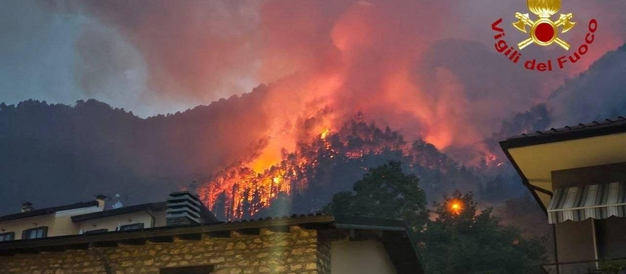 Waldbrand am Gardasee: Mehr als 200 Menschen evakuiert