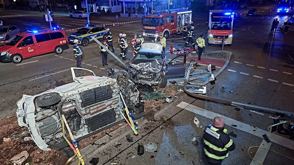 Schwerer Unfall in Heidenheim: Frontalzusammenstoß verursacht Verletzungen