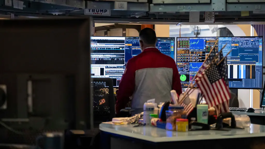 Ölpreise steigen an Wall Street, KI-Finanzierung belastet Intel und Nvidia