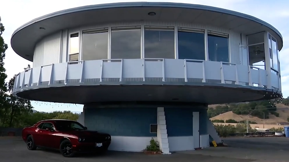 Kurioses UFO-Haus in Kalifornien zu verkaufen