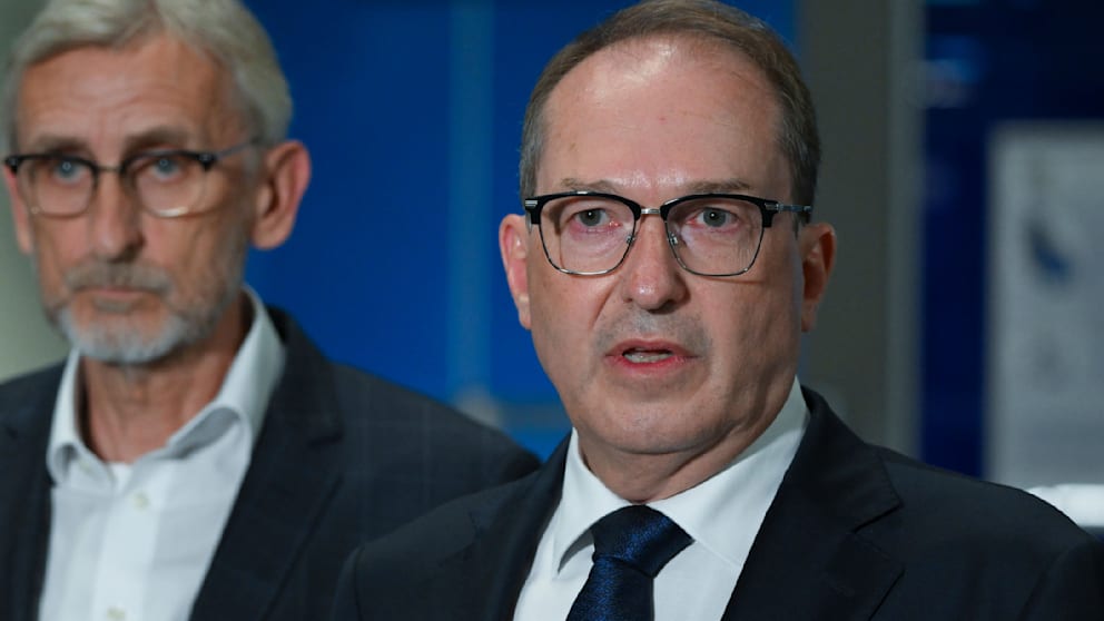 Bundesinnenminister Dobrindt über Drohnentechnologie