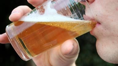 Altersgrenze für Alkoholkonsum – Neue Regelungen der Koalition