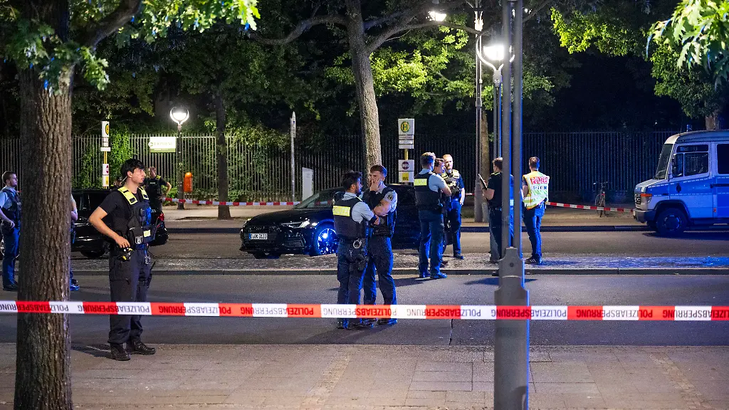 Ermittlungen nach tödlichen Schüssen am Bahnhof Zoo in Berlin