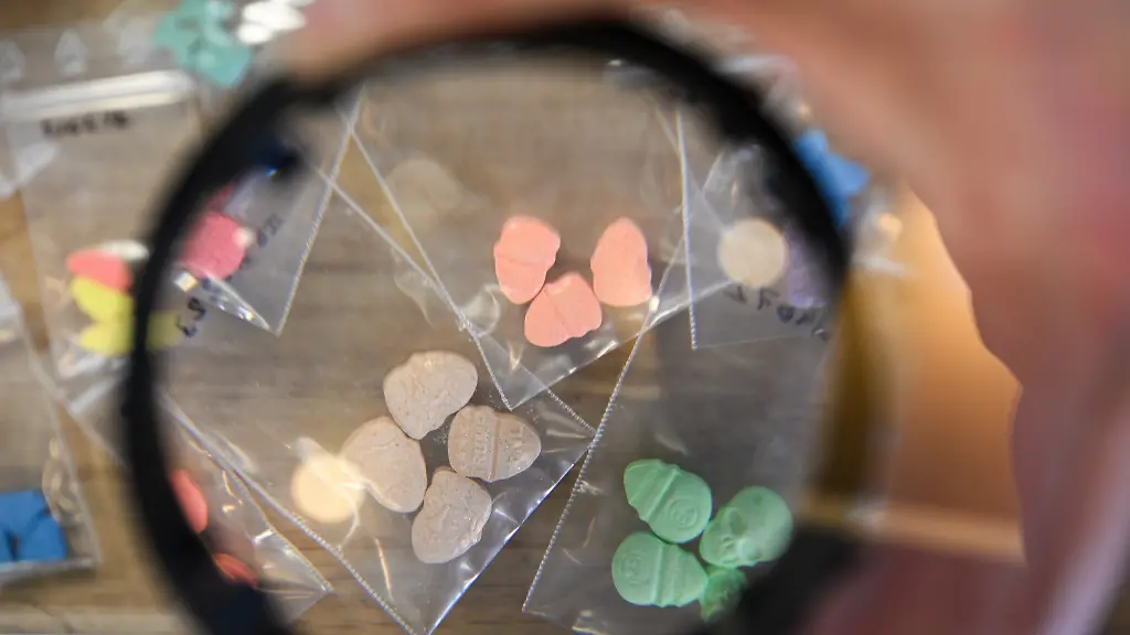Darknet-Handel mit Drogen: Angeklagter soll Millionen umgesetzt haben