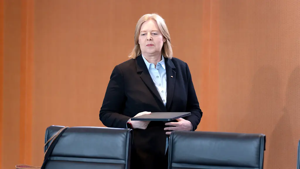 Union fordert Stopp von Grundsicherung für Gesuchte