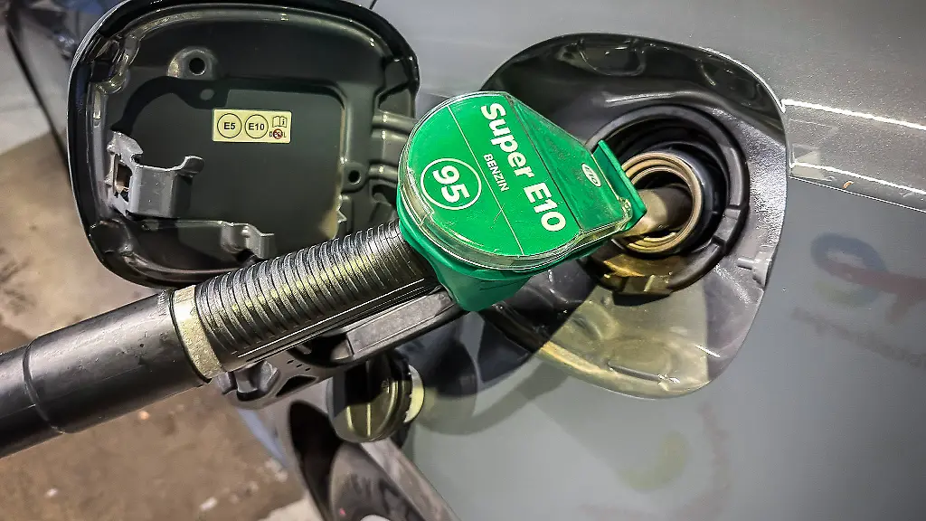 Teurer Tankrekord: Preise für E10 nähern sich historischen Höchstwerten