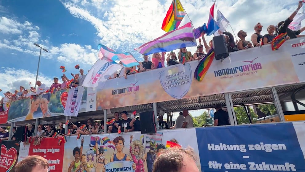 Hamburg feiert CSD trotz Terroranschlag