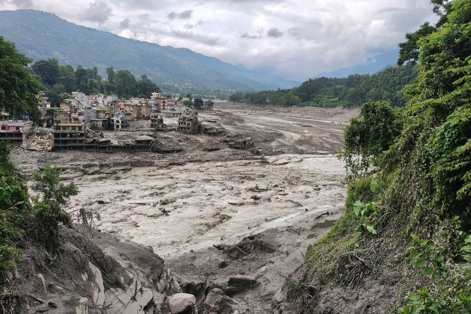 Erneute Hochwassergefahr durch gebildeten See in Nepal