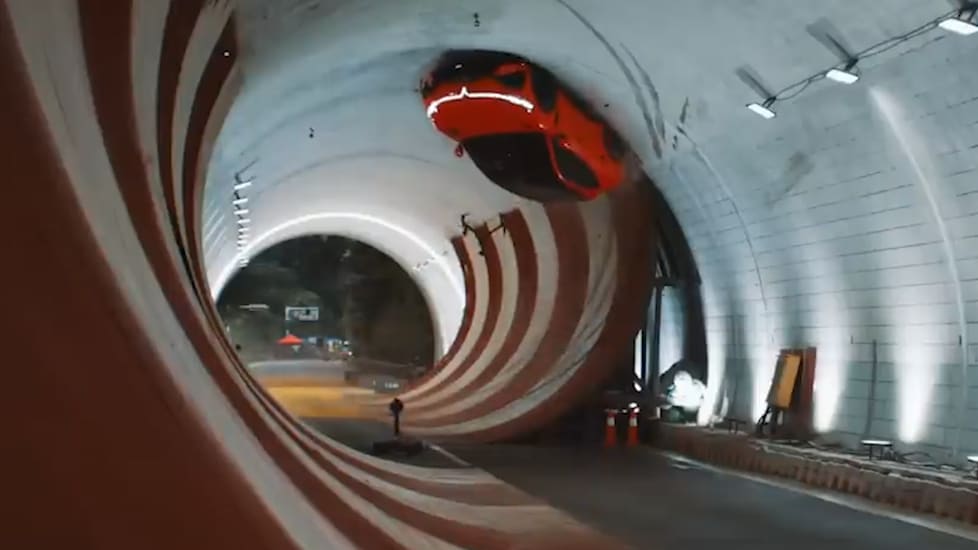 360-Grad-Tunnel-Looping: Chinesisches Unternehmen wagt spektakulären Stunt