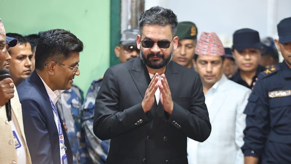 Gangster-Look im Nepal-Parlament: Politiker darf weiter Sonnenbrille tragen