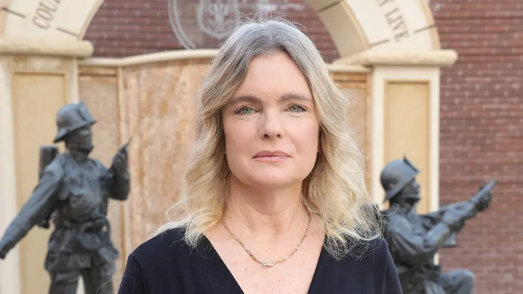 Erika Eleniak auf OnlyFans: Der ‚Baywatch‘-Star erfüllt Fan-Wünsche