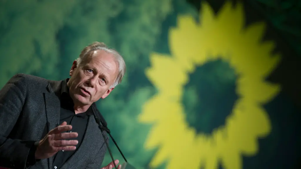 Teurer Strom durch die Merkel-Jahre: Jürgen Trittins Kritik an der Energiewende