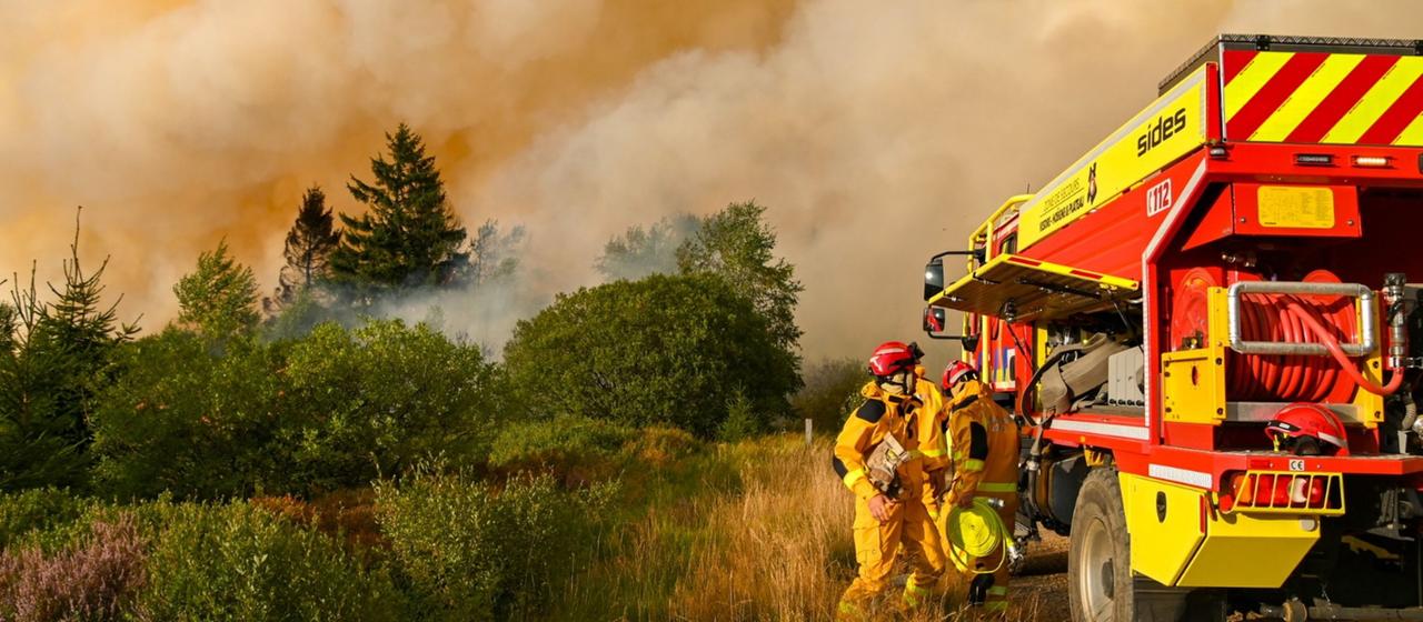Gefährliche Zombiefeuer im Hohen Venn: Eine Herausforderung für die Feuerwehr