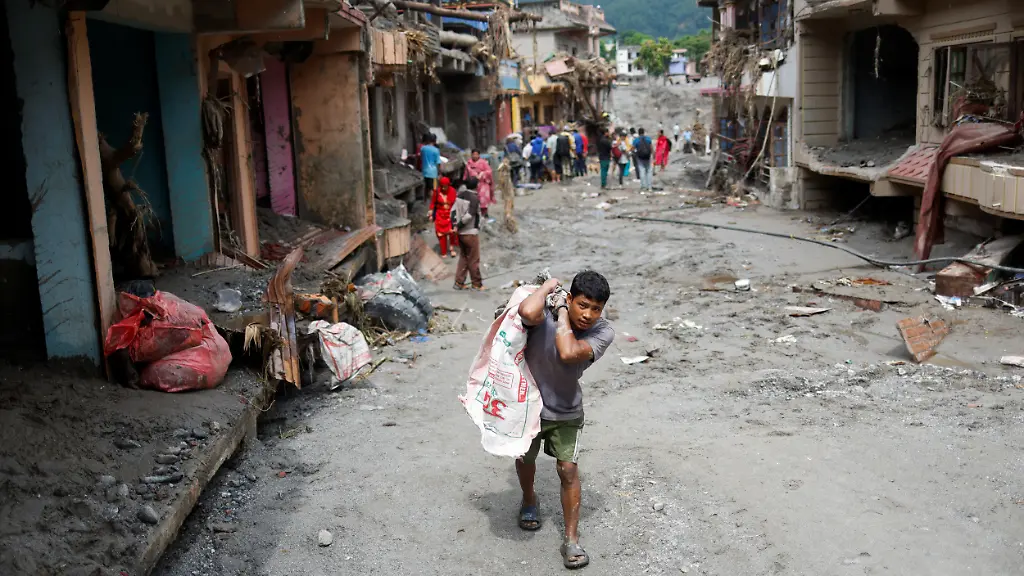 Verzweifelte Vermisstensuche nach Himalaya-Sturzflut