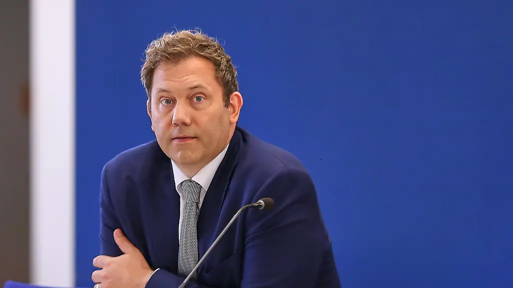 Minister rudert zurück: Neue Pläne zur Einkommensteuerreform von Lars Klingbeil