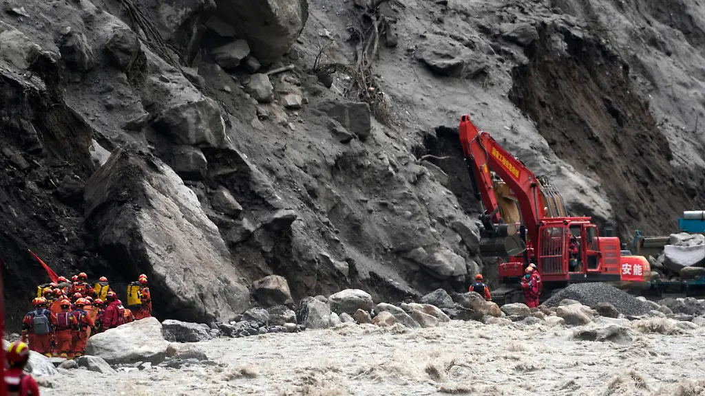 Verheerende Überschwemmung in Nepal und Tibet fordert viele Todesopfer