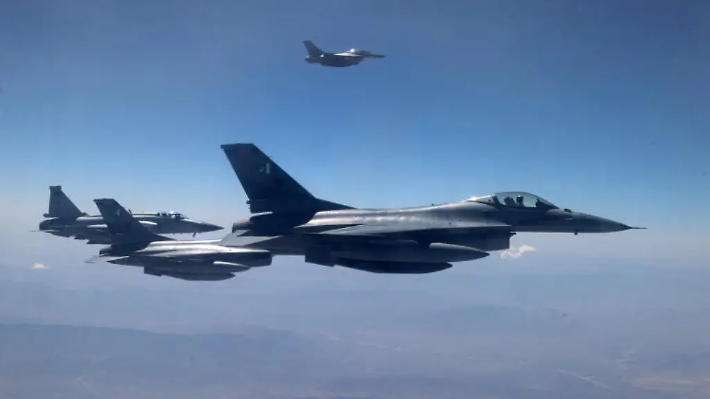 Luftangriffe in Afghanistan: Drei Tote und drohende Spannungen