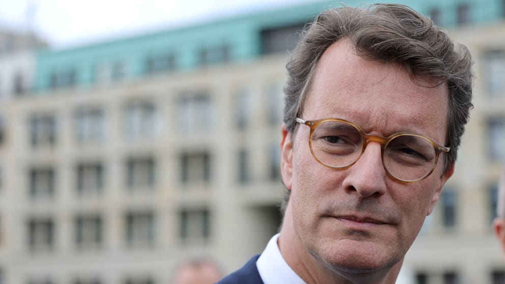 Hendrik Wüst prüft AfD-Verbot in NRW