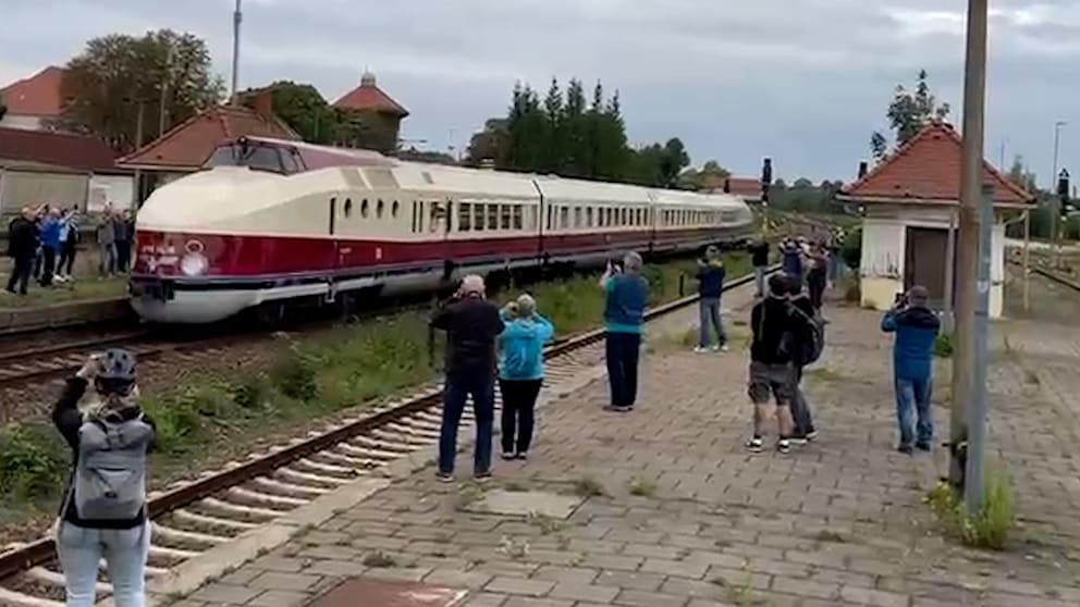 Der historische DDR-Triebwagen Vindobona rollt erneut