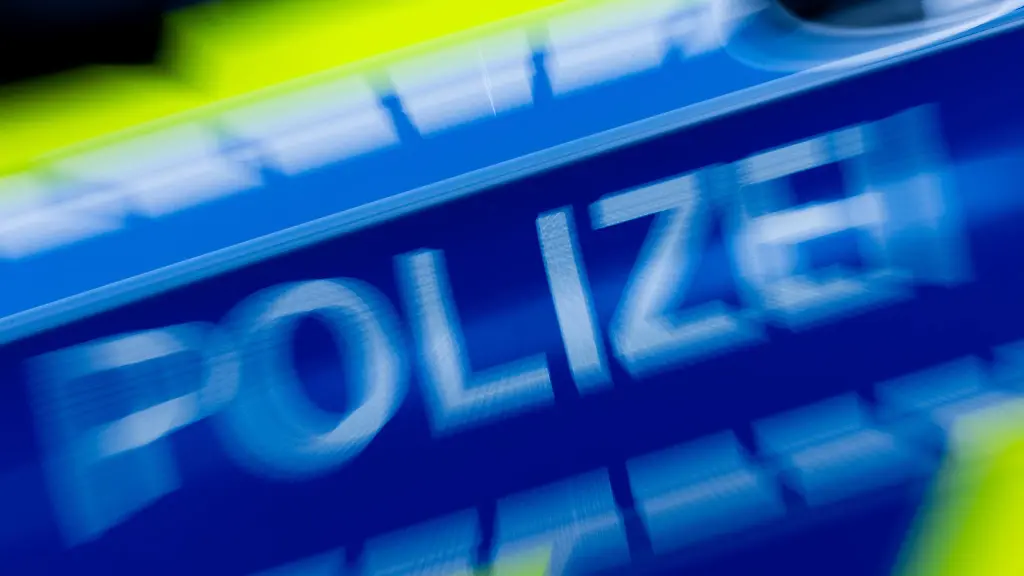 Schwerverletzter Lkw-Fahrer sucht Hilfe auf Rastplatz in Nordrhein-Westfalen
