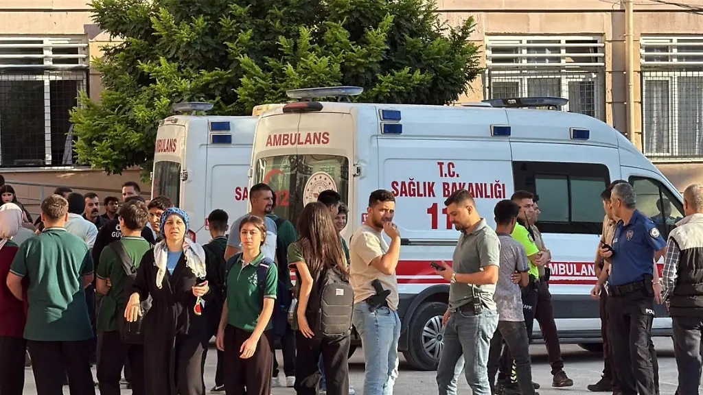 Schüsse vor Schule in der Türkei: Mehrere Verletzte und Festnahmen