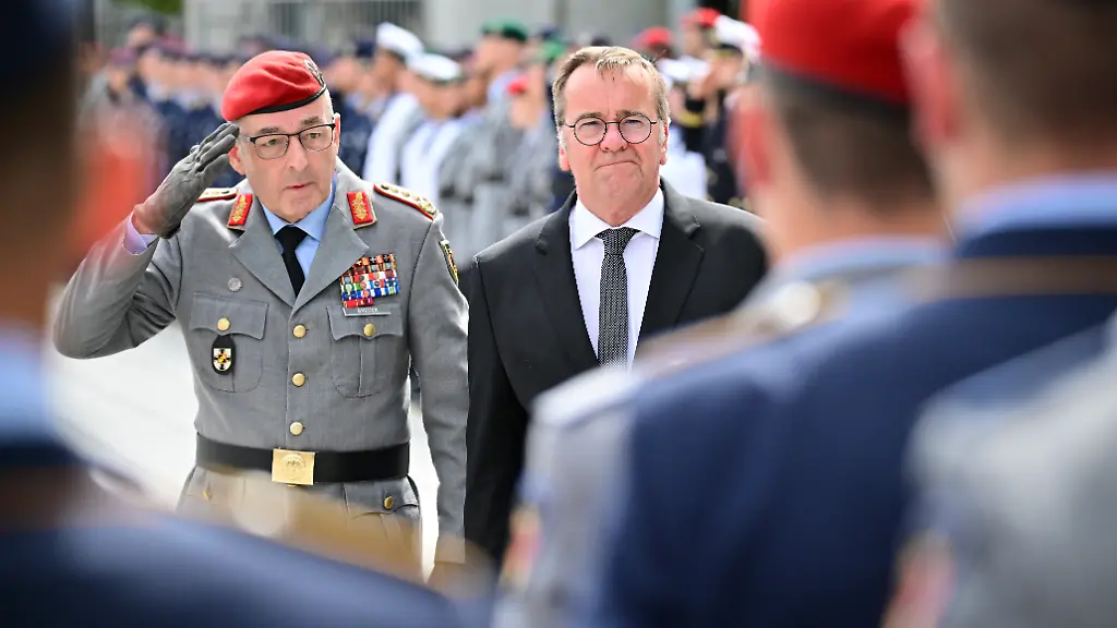 Generalinspekteur geht zur NatoBundeswehr-Verband pocht bei Breuer-Nachfolge auf „zügige Entscheidung“