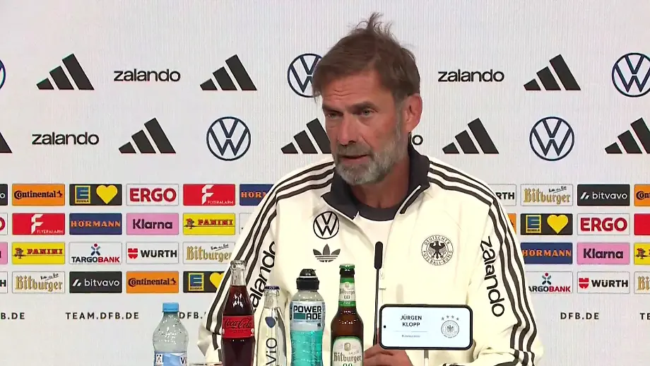 Klopp bewahrt Aufstellungsgeheimnisse und präsentiert Debütant