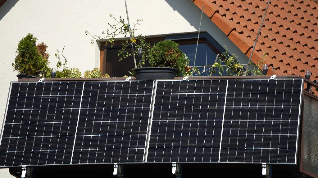Solakon-Herbstangebot: Balkonkraftwerk mit Speicher unter 980 Euro