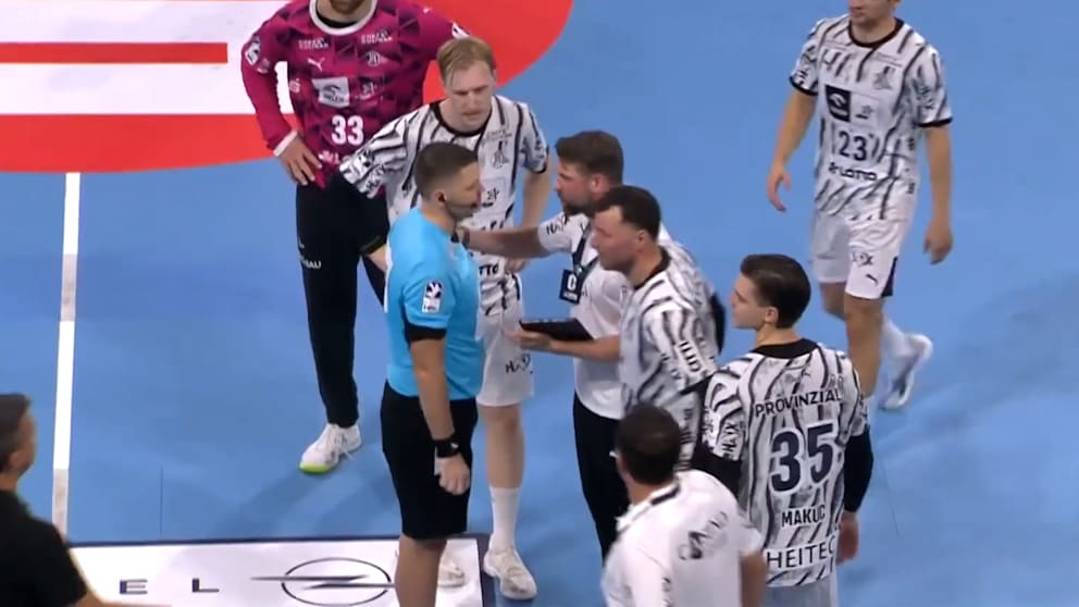 Ungewöhnlicher Spielverlauf beim Handball-Duell zwischen THW Kiel und SG Flensburg-Handewitt