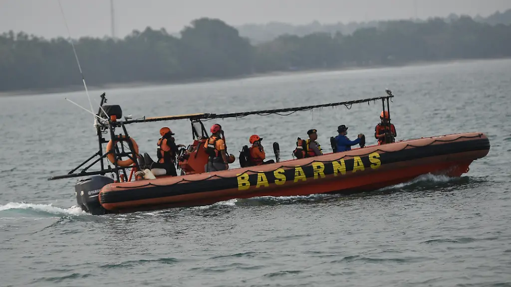 Schiffsunglück in Indonesien: Viele Vermisste nach Fährkatastrophe