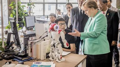 Merkel und der Traum von KI im Haushalt