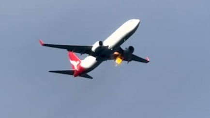 Flammen und Knallgeräusche bei Qantas-Boeing nach dem Start