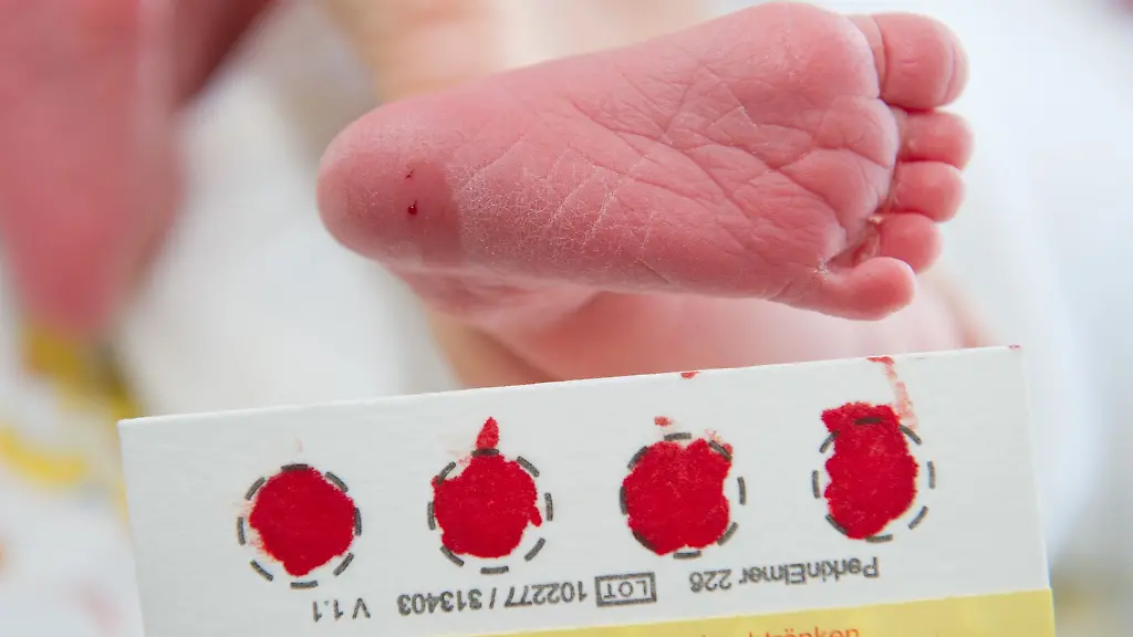 Neugeborenen-Screening rettet Kinderleben in Bayern