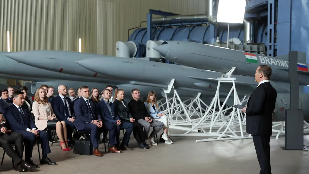 Russland unterstützt Iran bei Entwicklung von Hyperschallwaffen