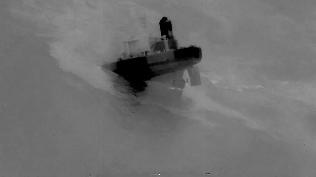 US-Militär versenkt Tanker: Umweltgefahr im Golf von Oman