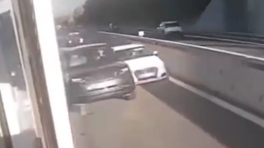 Wilde Verfolgungsjagd in Italien: 15-Jähriger in gestohlenem Auto flieht vor der Polizei