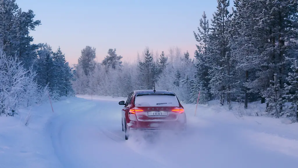 ADAC Winterreifen-Test: Qualität der Reifen für Kleinwagen und Mittelklasseautos überprüft