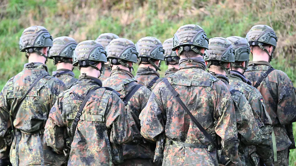 Pflicht-Musterungen bei der Bundeswehr beginnen