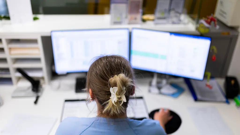 Gesundheitsminister fördert Bürokratieabbau in Krankenhäusern