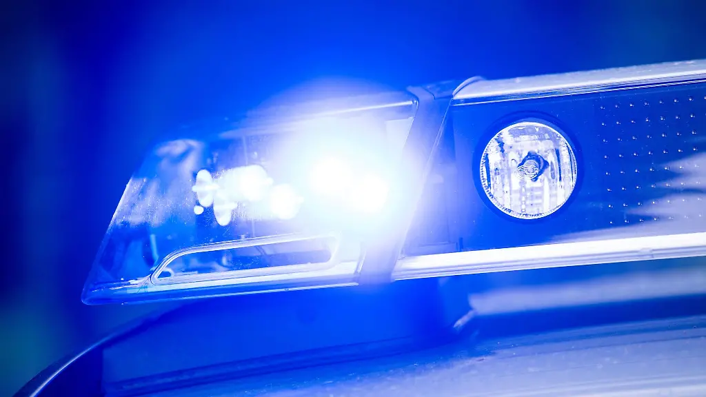 Motorradfahrer 19 Stunden nach Unfall in Straßengraben gefunden