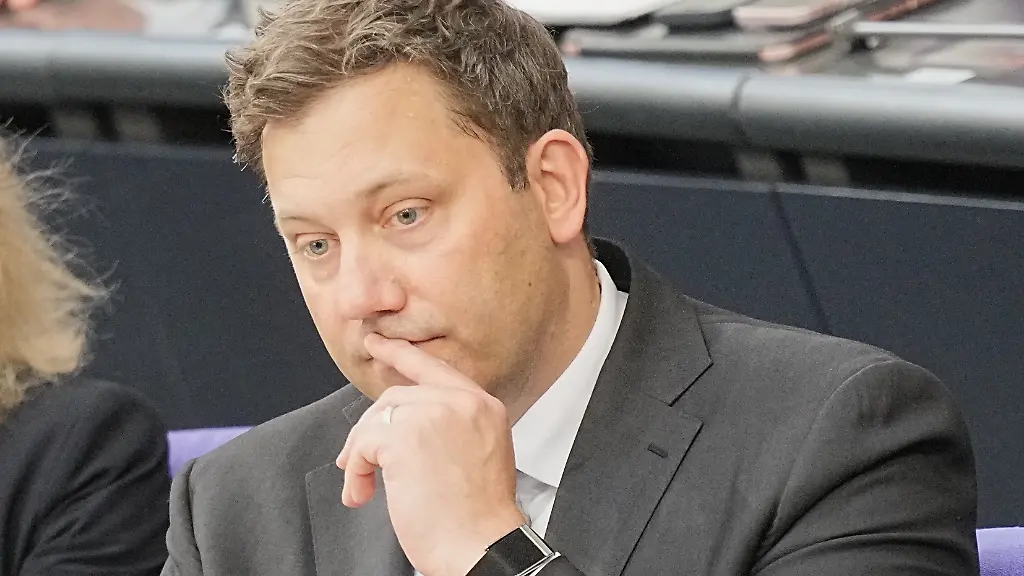 Proteste gegen Haushaltspläne: Sozialverbände fürchten demokratische Gefährdung durch Einschnitte