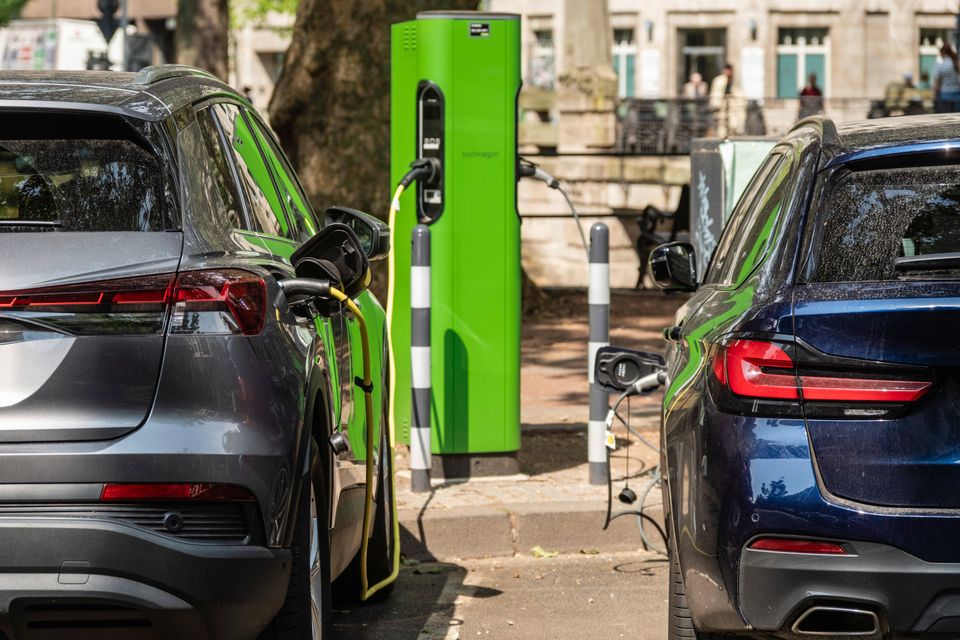 Untersuchung zur Klimawirkung von E-Autos sorgt für Kontroversen